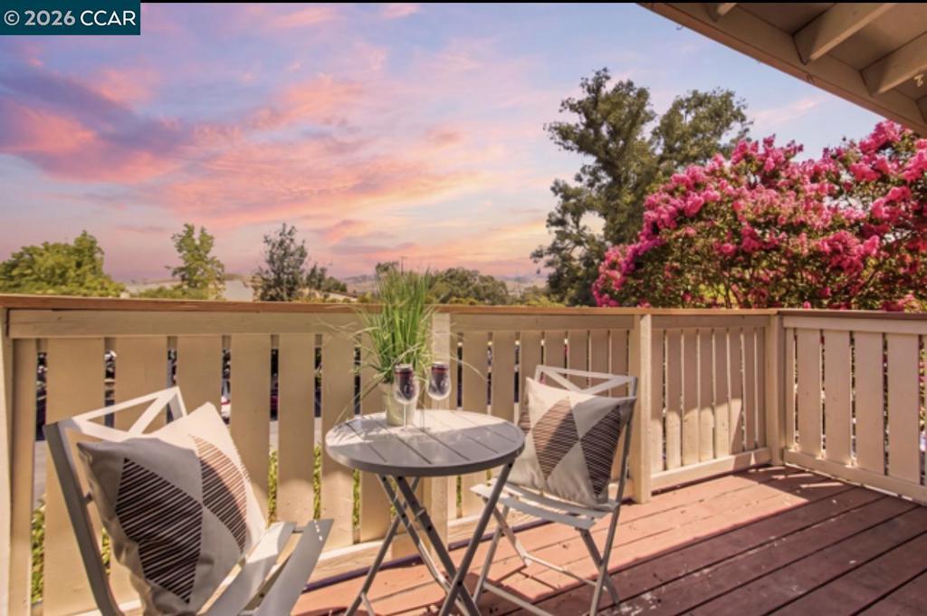100 Kinross Dr 30 Property Photo 1