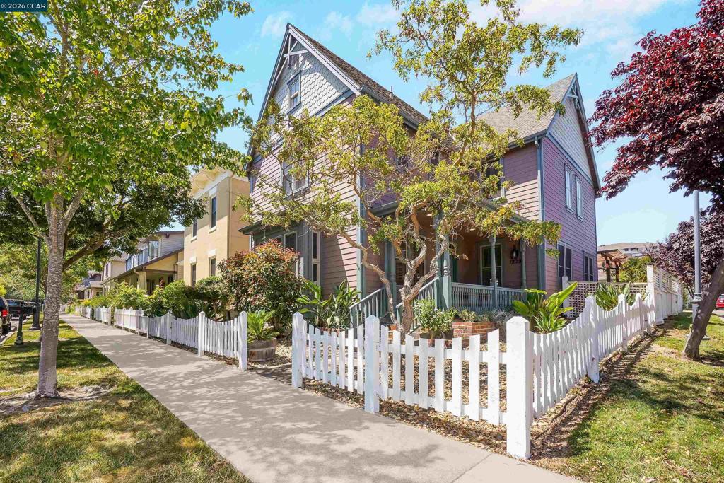1220 Promenade St Property Photo 1