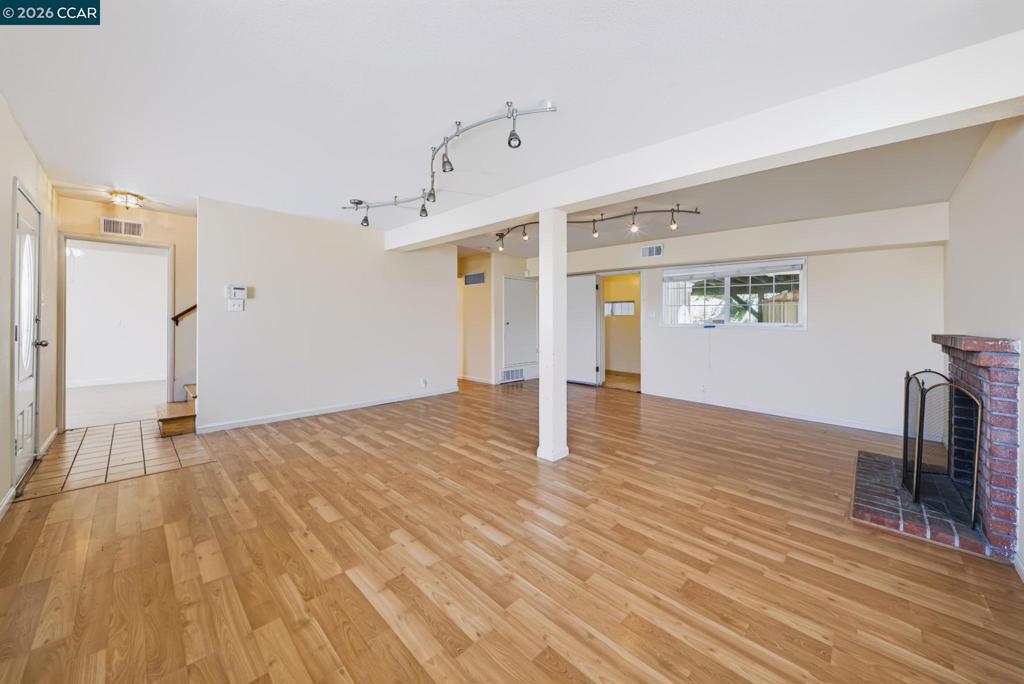 4600 Sandmound Property Photo 4