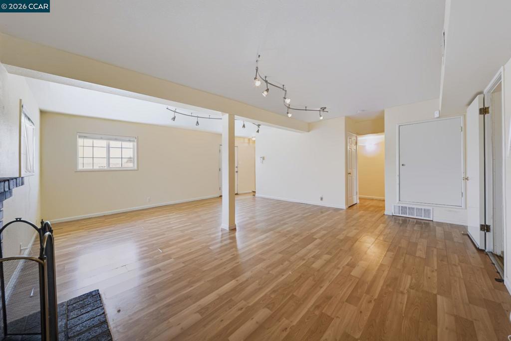 4600 Sandmound Property Photo 5