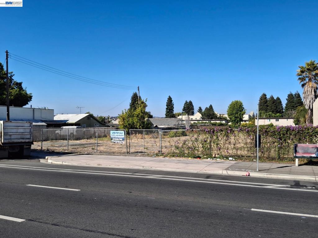 19390 Hesperian Blvd Property Photo 7