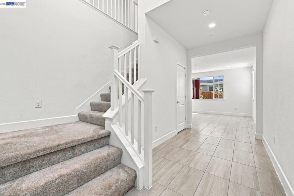 33 W Roccolino Ln Property Photo 6