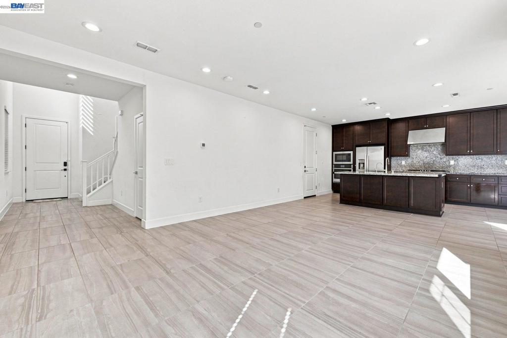 33 W Roccolino Ln Property Photo 12