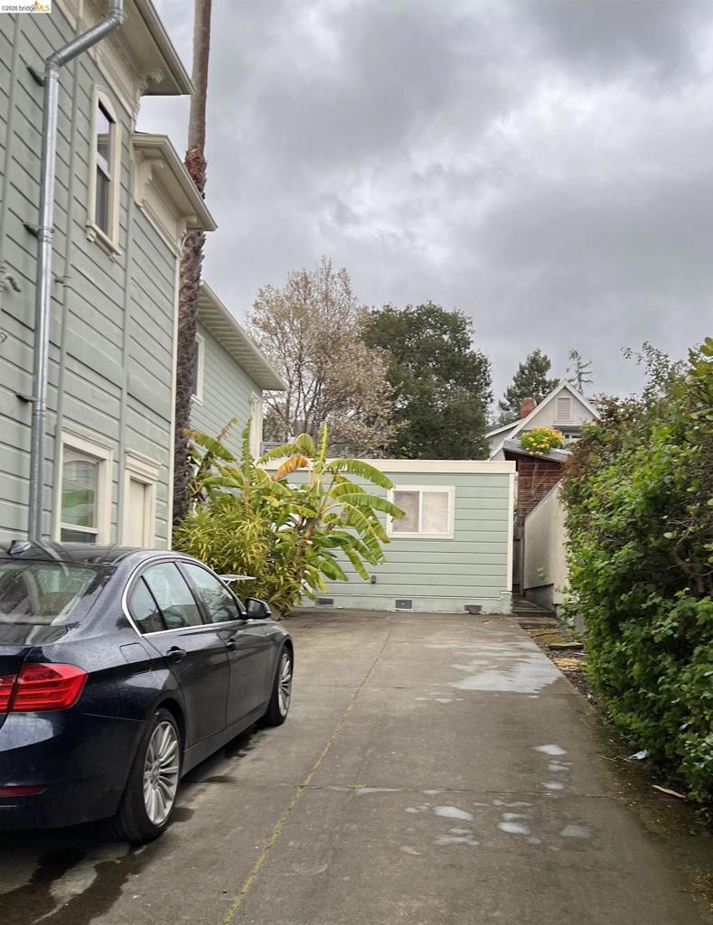 1423 Oxford St Property Photo 1