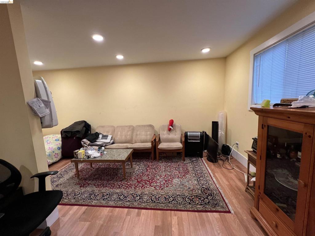 1423 Oxford St Property Photo 2