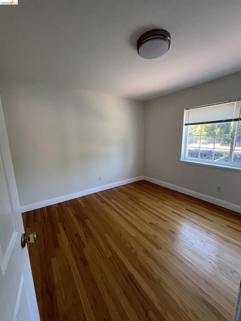 3244 Ellis St Property Photo 3