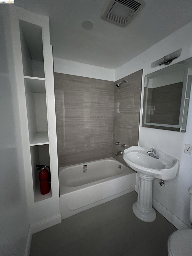 3244 Ellis St Property Photo 7