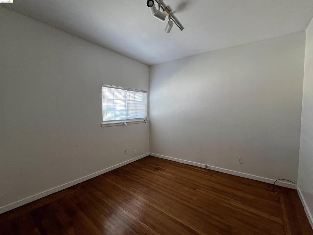 3244 Ellis St Property Photo 3