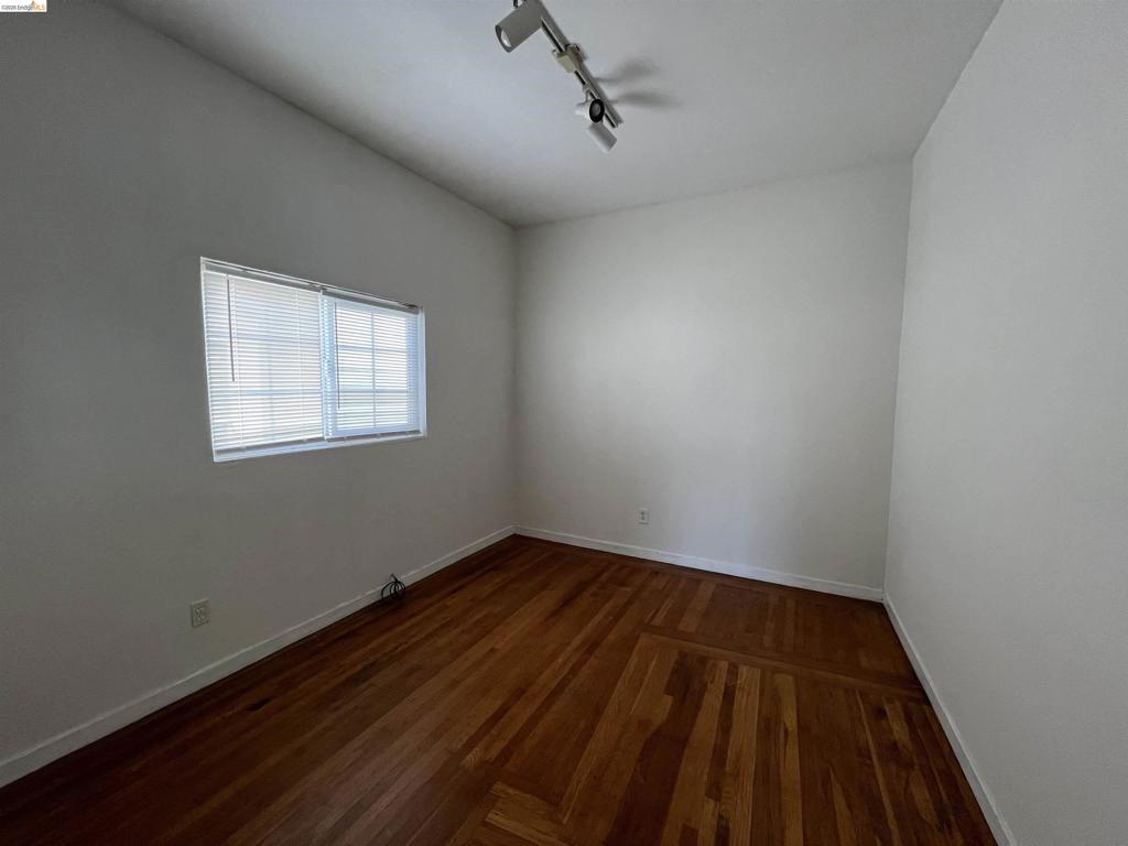 3244 Ellis St Property Photo 2