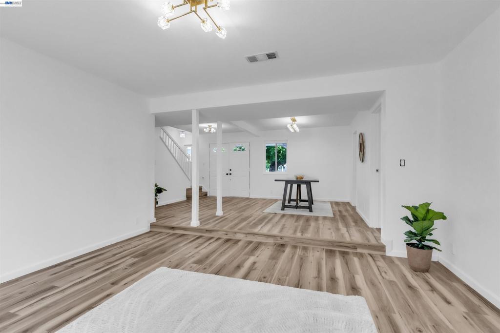 1859 Lynwood Dr Property Photo 6