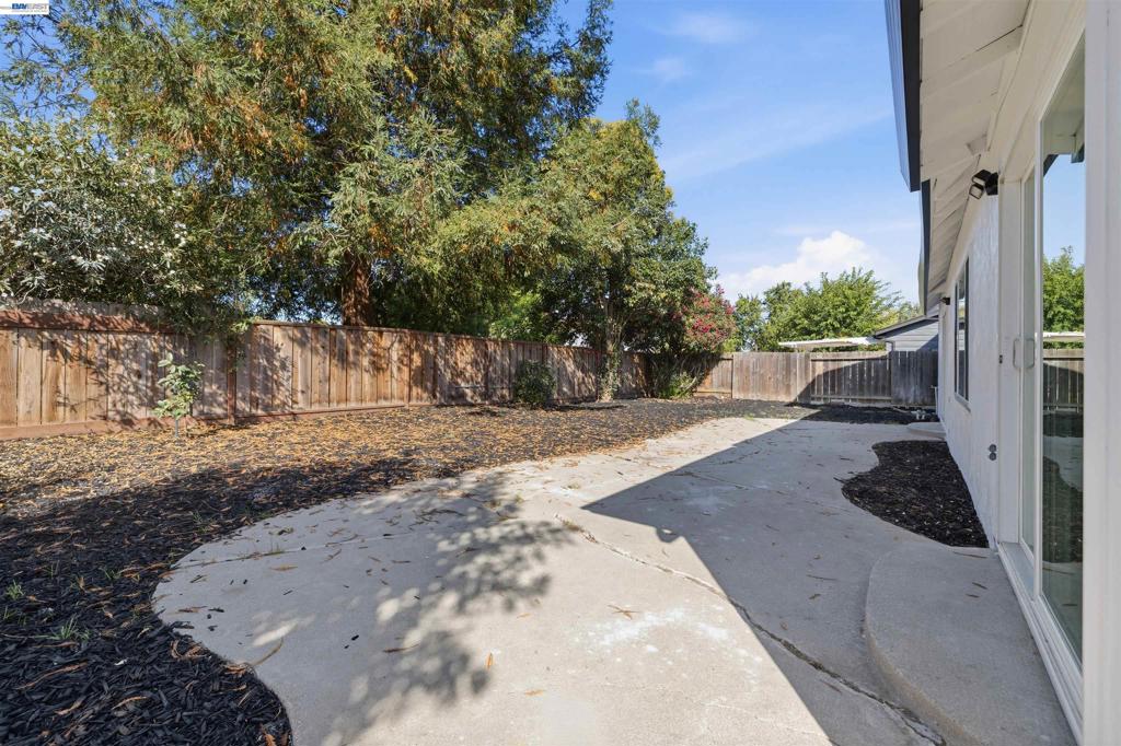 1859 Lynwood Dr Property Photo 23