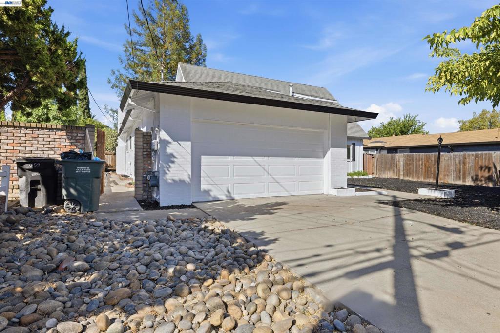 1859 Lynwood Dr Property Photo 26