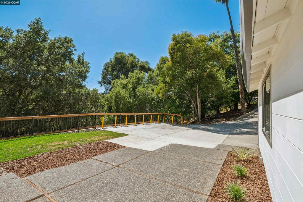 50 Overhill Rd Property Photo 3