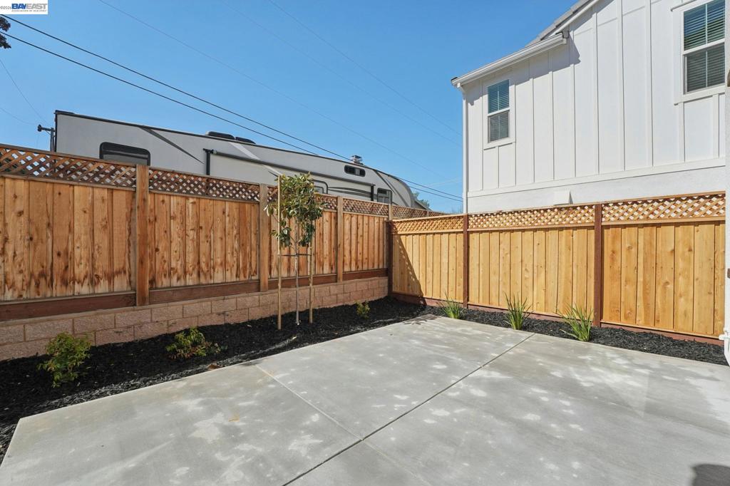 800 Abigail Property Photo 27