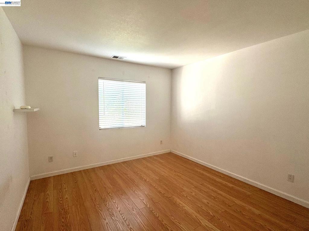 13900 Pinecrest St Property Photo 16