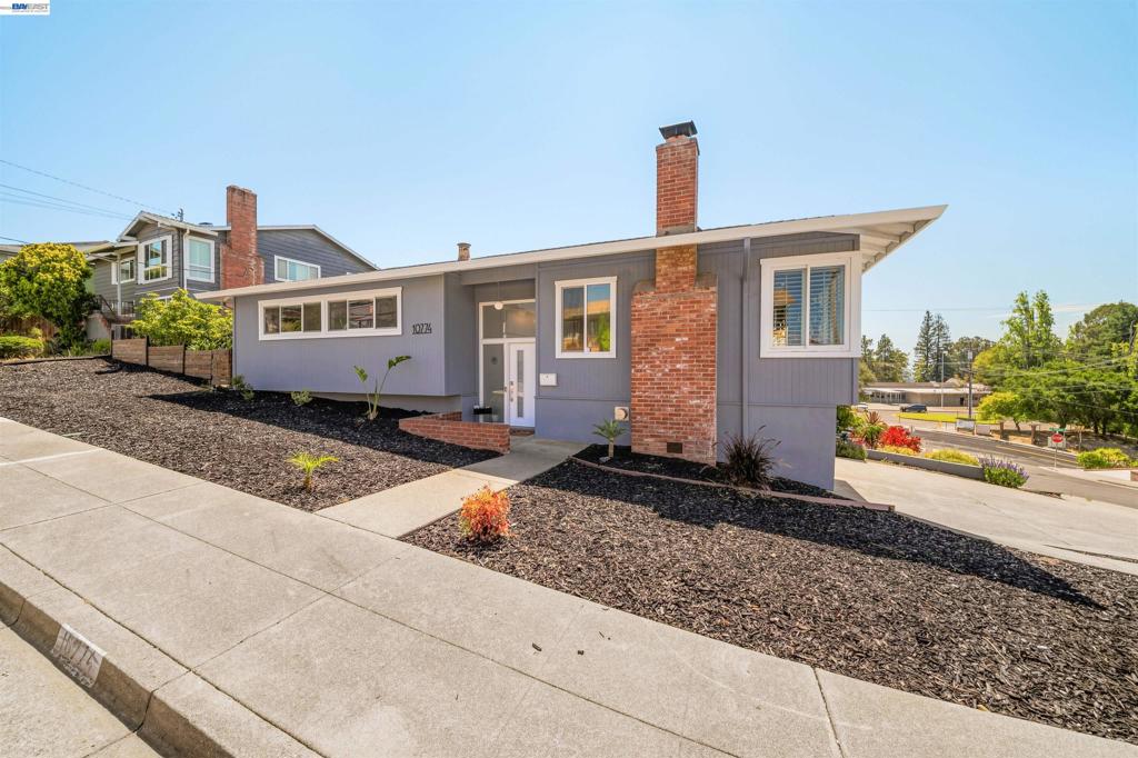 10774 Hellman St Property Photo 4