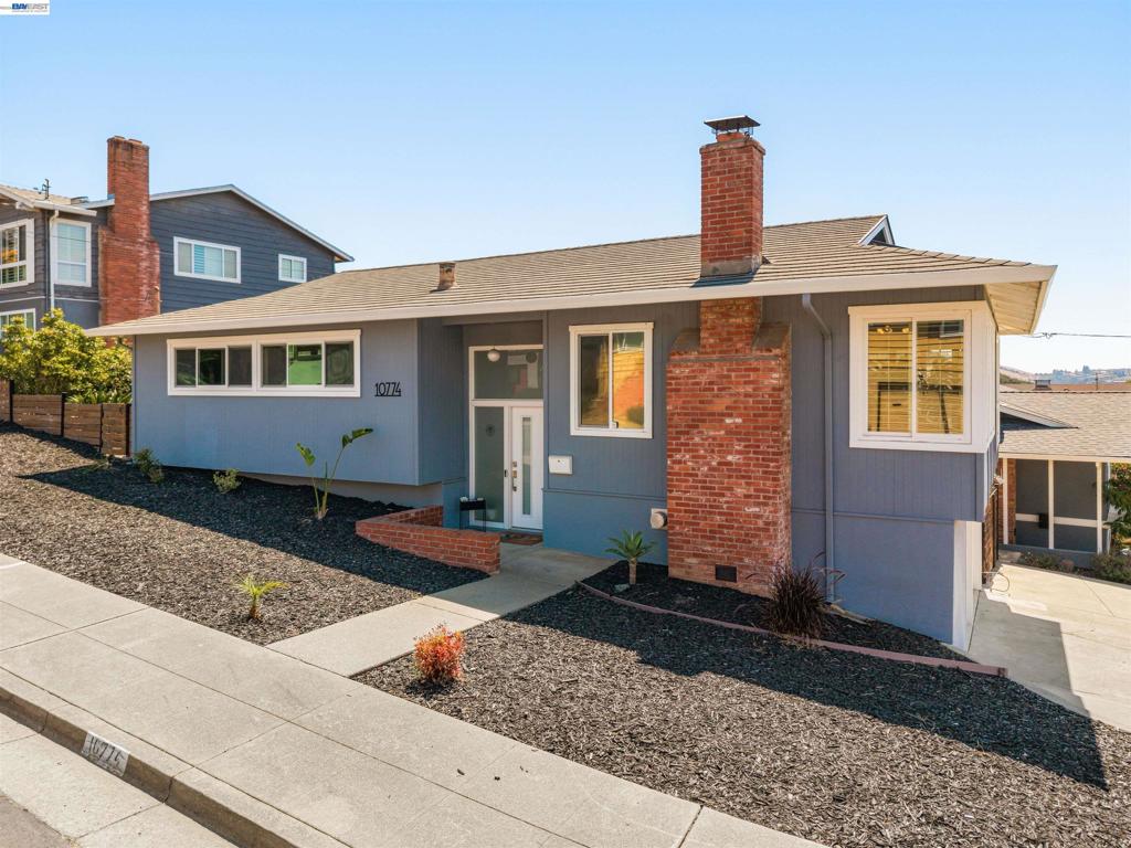 10774 Hellman St Property Photo 7