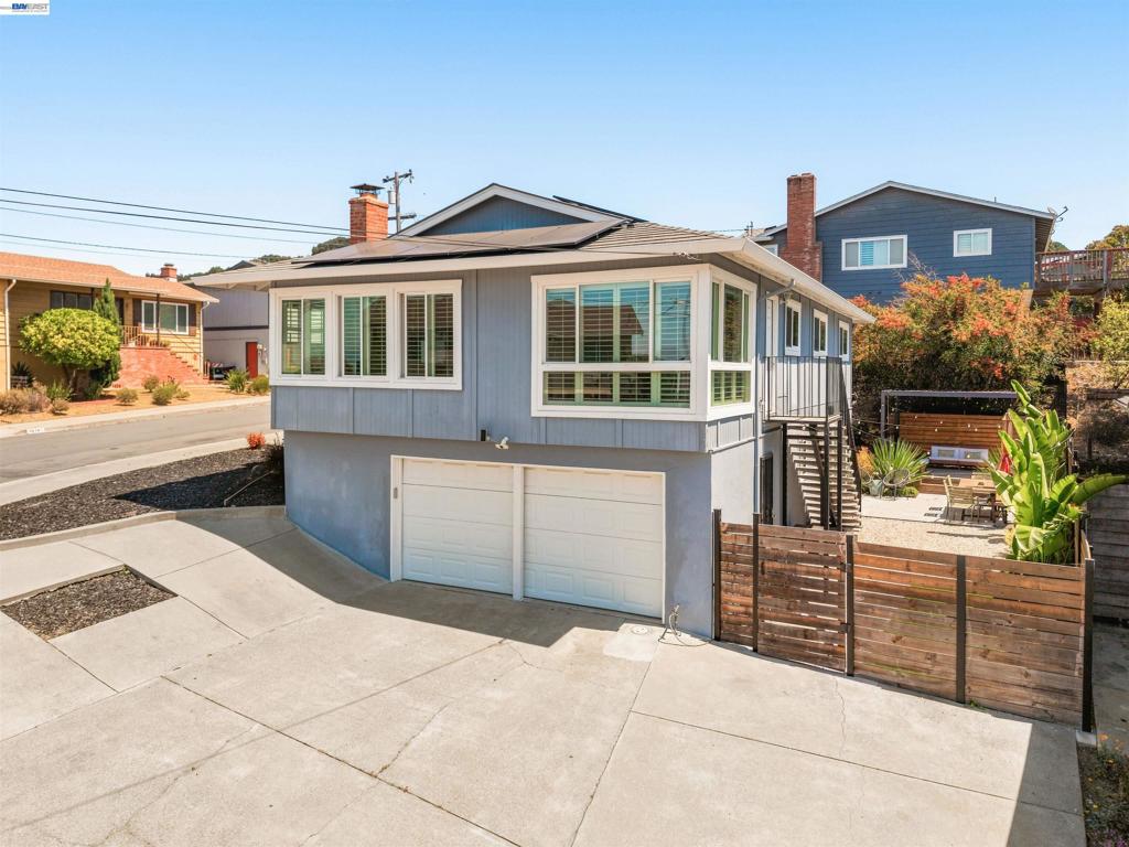 10774 Hellman St Property Photo 8