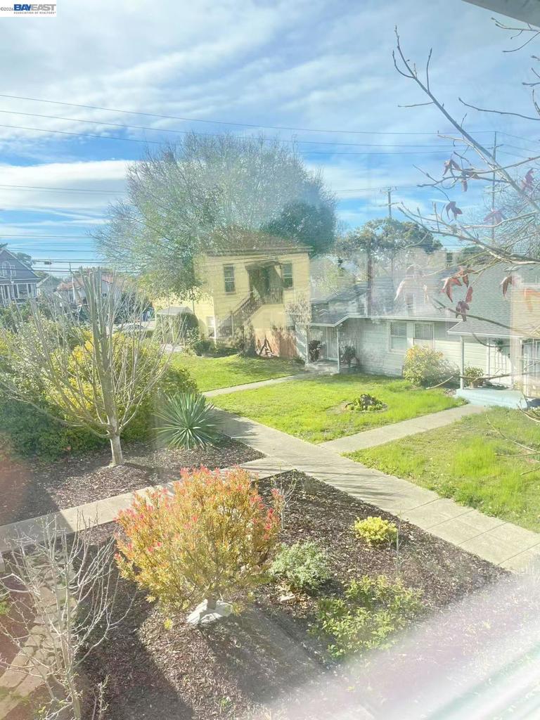 318 Cypress St D Property Photo 18