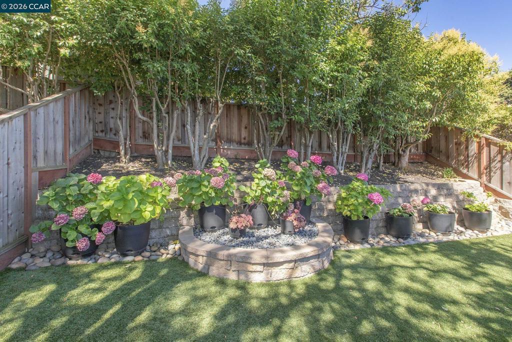 15 Loma Vista Property Photo 48