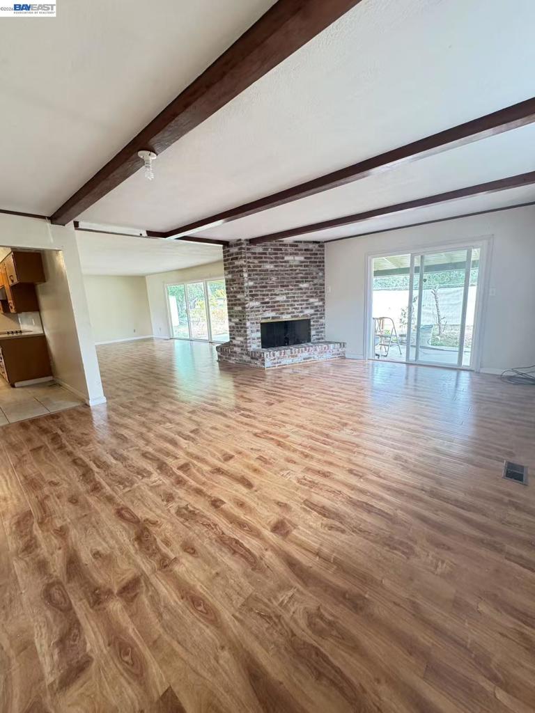 2465 W Benjamin Holt Dr Property Photo 4