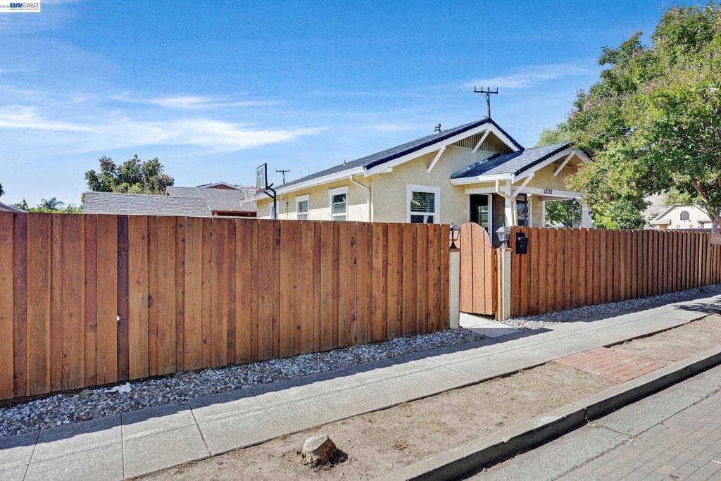 1203 H St Property Photo 1