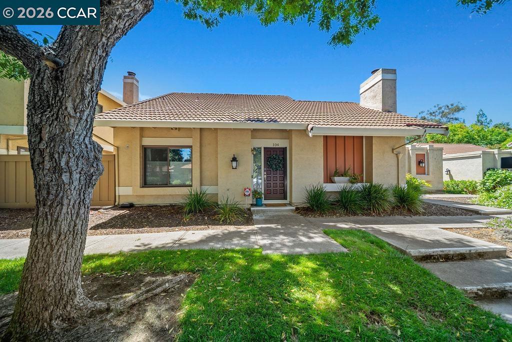 104 Candelero Pl Property Photo 2