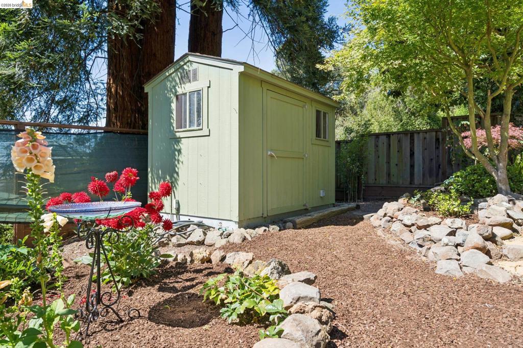 984 Regal Rd Property Photo 34