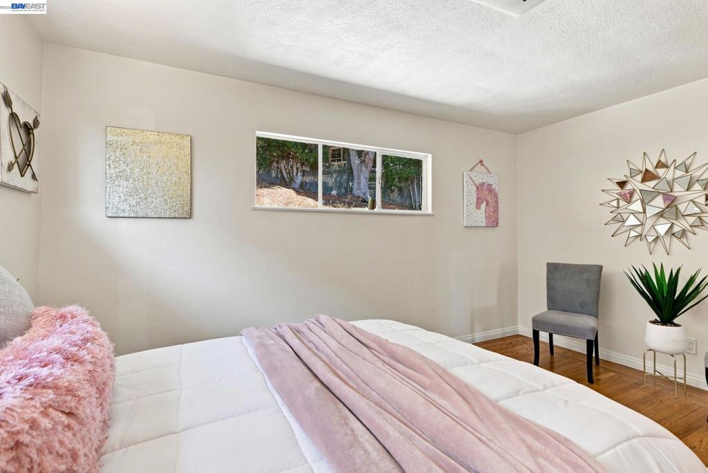 5760 Leona St Property Photo 13