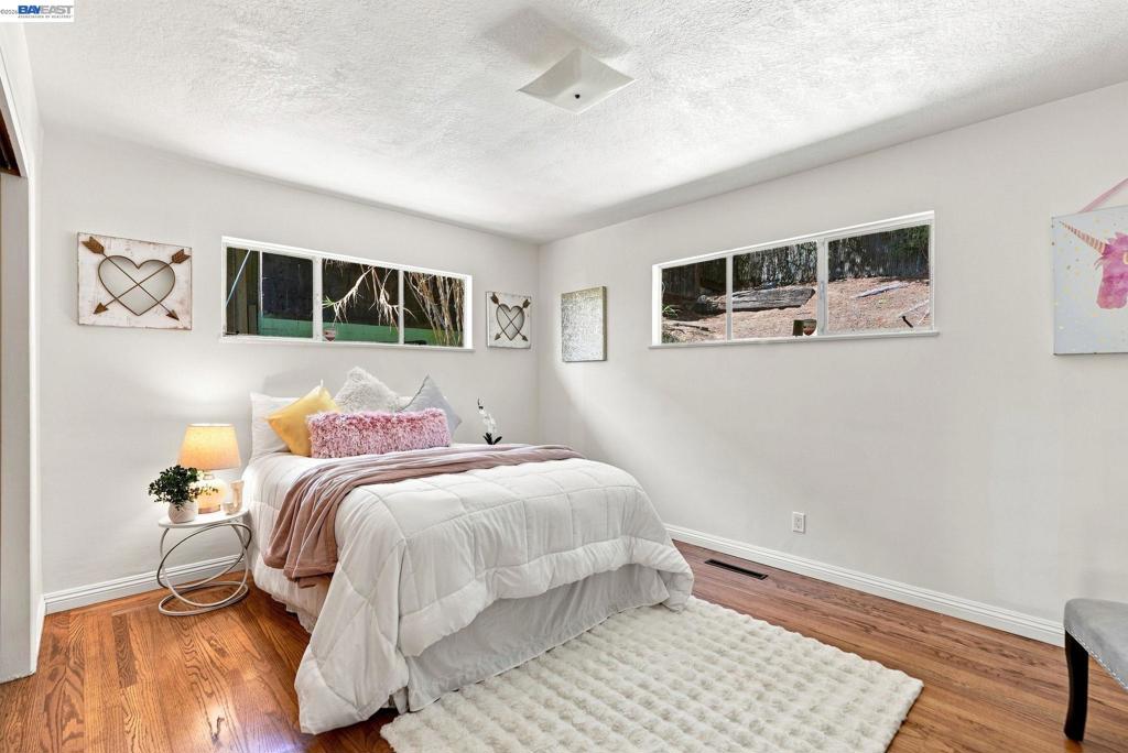 5760 Leona St Property Photo 14