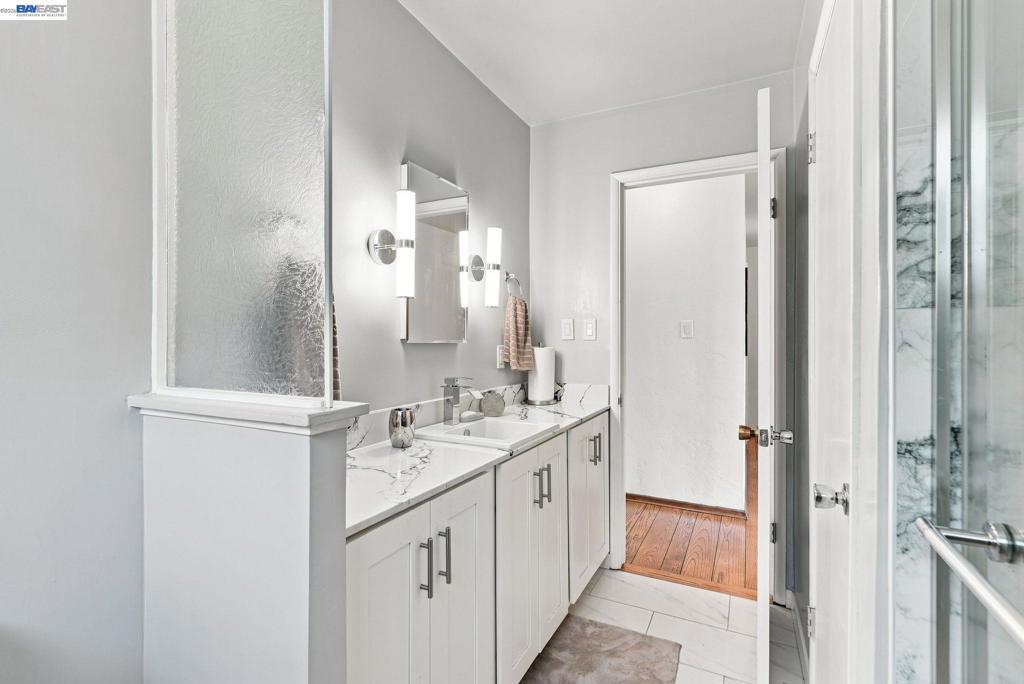 5760 Leona St Property Photo 16