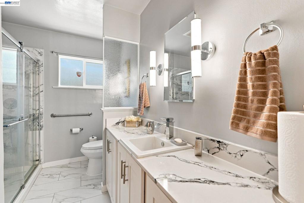5760 Leona St Property Photo 17