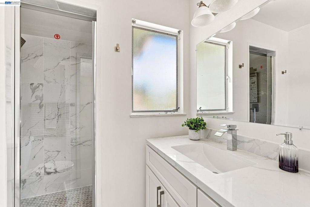 5760 Leona St Property Photo 24