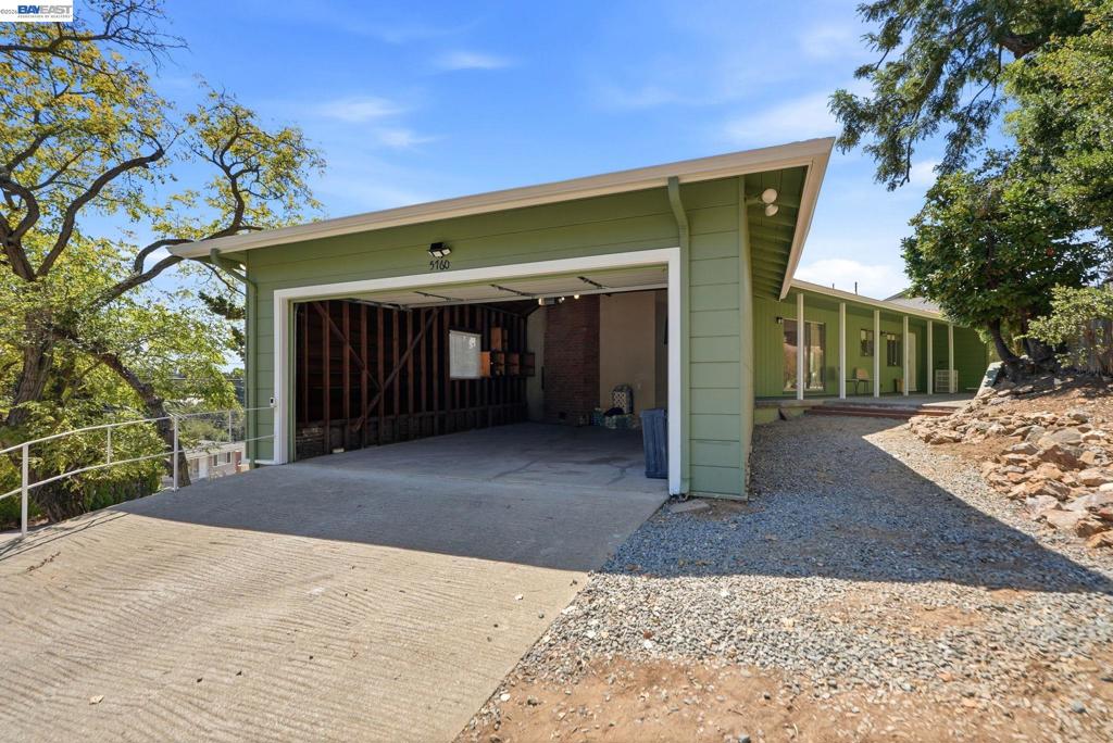 5760 Leona St Property Photo 38