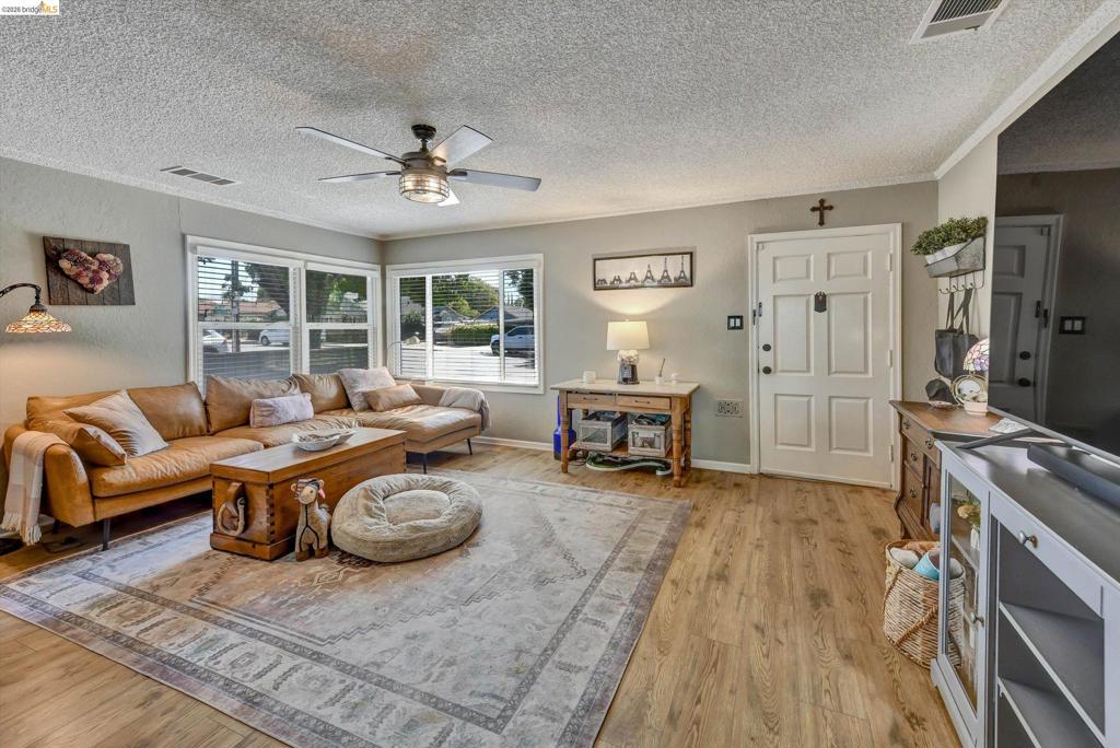 1411 C St Property Photo 6