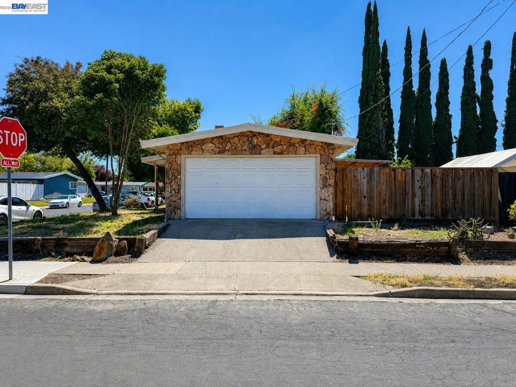 2707 Broadmoor Ave Property Photo