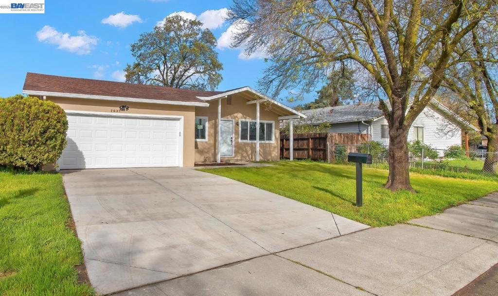 7025 Kermit Ln Property Photo 1