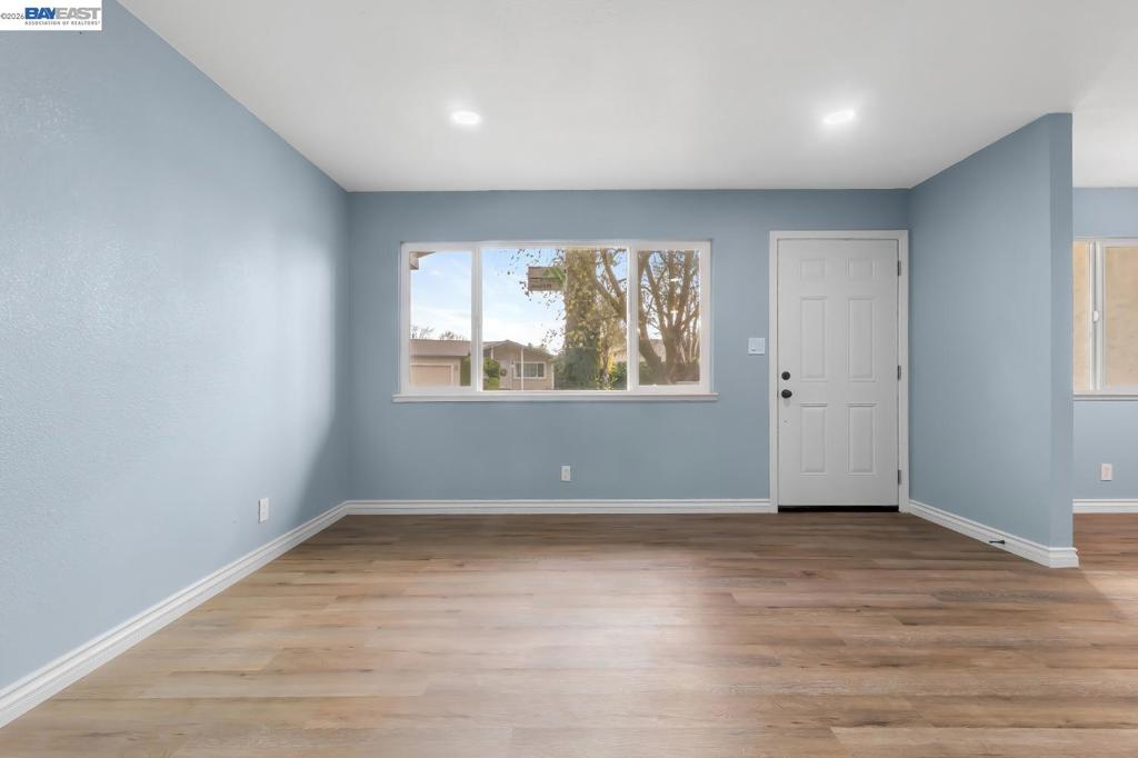 7025 Kermit Ln Property Photo 11