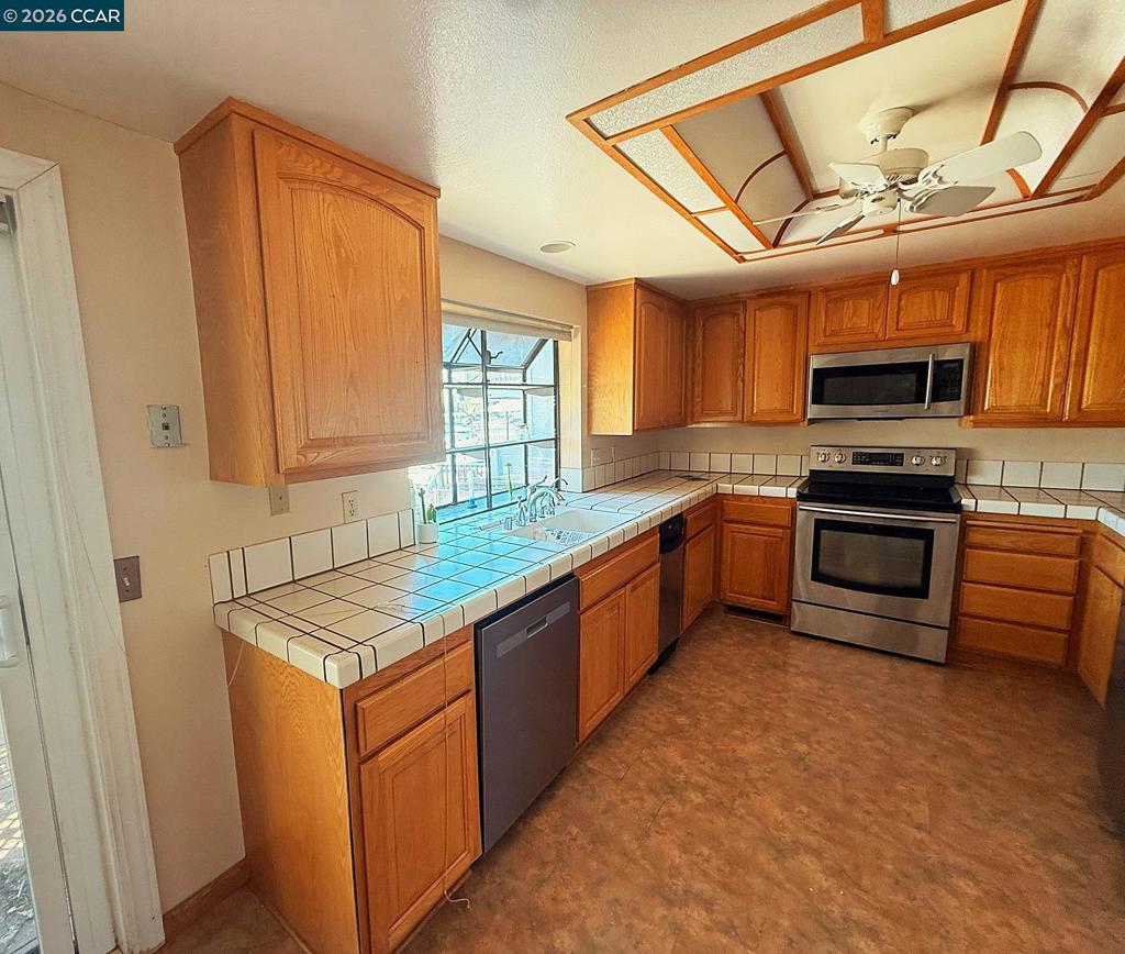 1732 Dolphin Pl Property Photo 13
