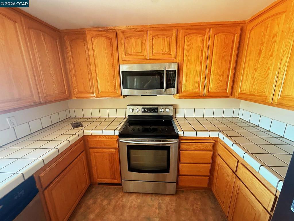 1732 Dolphin Pl Property Photo 14