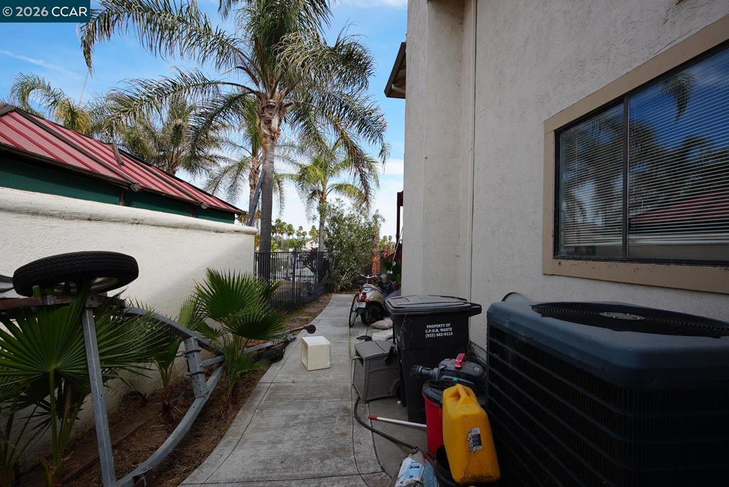 1732 Dolphin Pl Property Photo 58