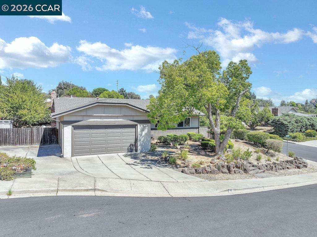 6 Windhaven Court Property Photo 2
