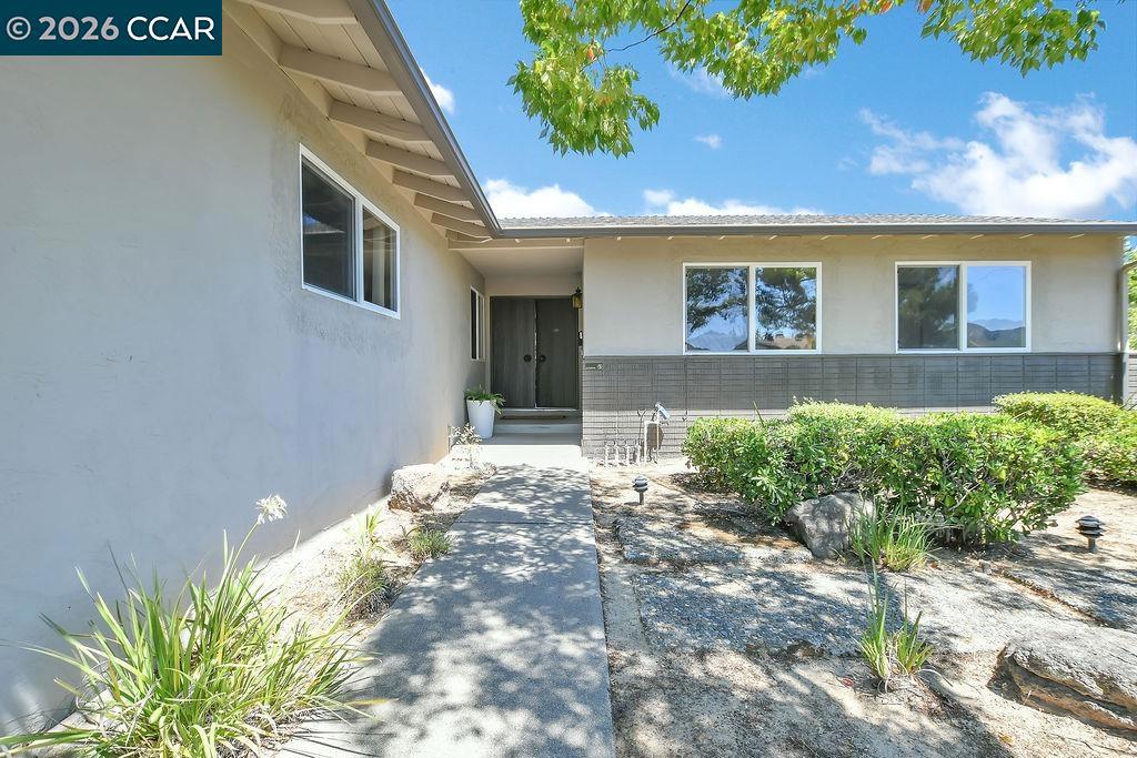 6 Windhaven Court Property Photo 3