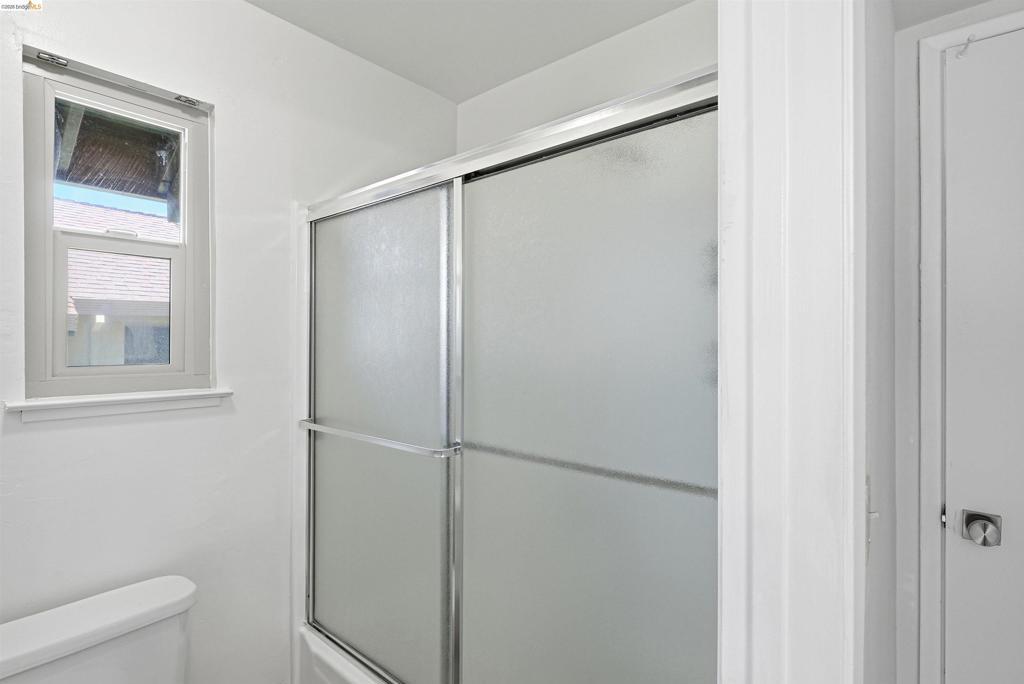 315 Creekview Ct Property Photo 15
