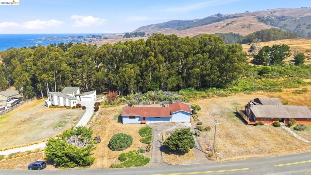 295 Los Santos Dr Property Photo 4