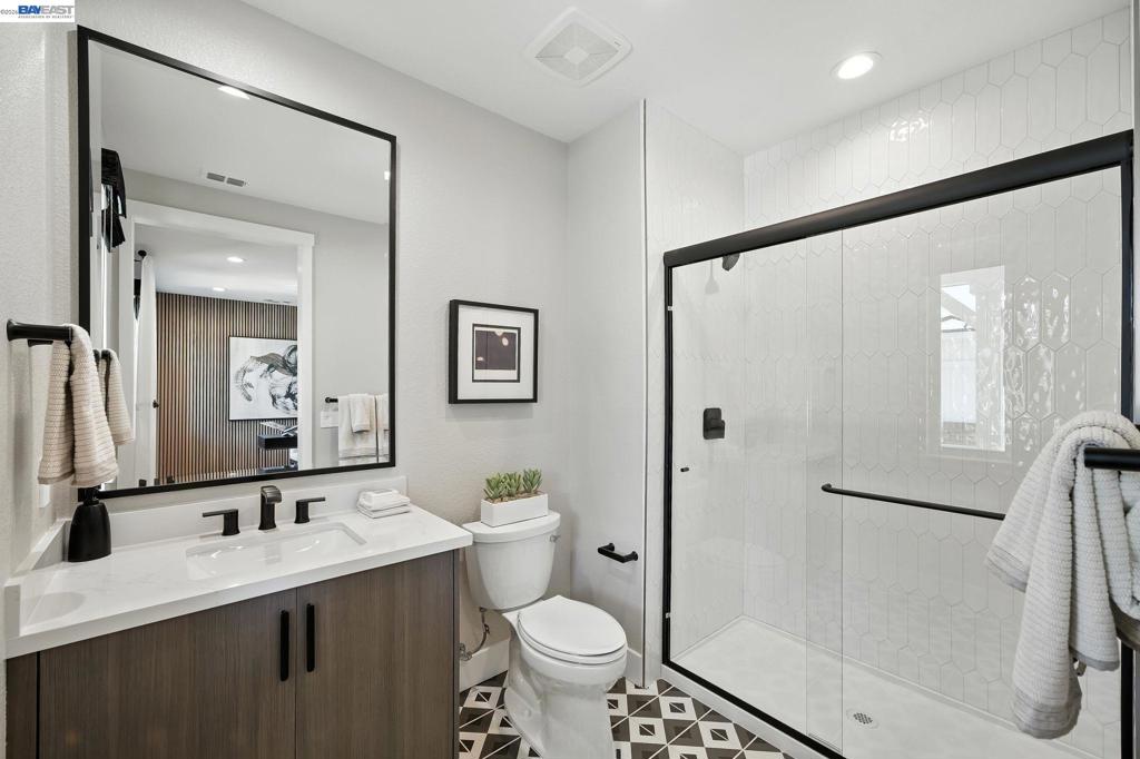 4707 Marengo Common Property Photo 6