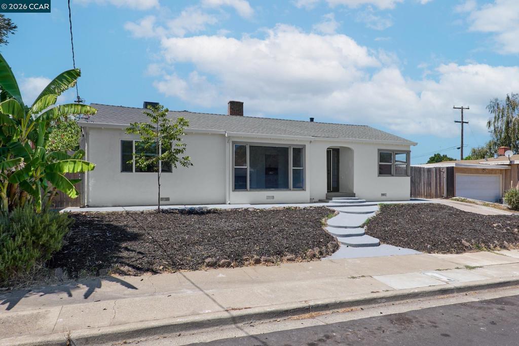 103 Cataline Ave Property Photo 2