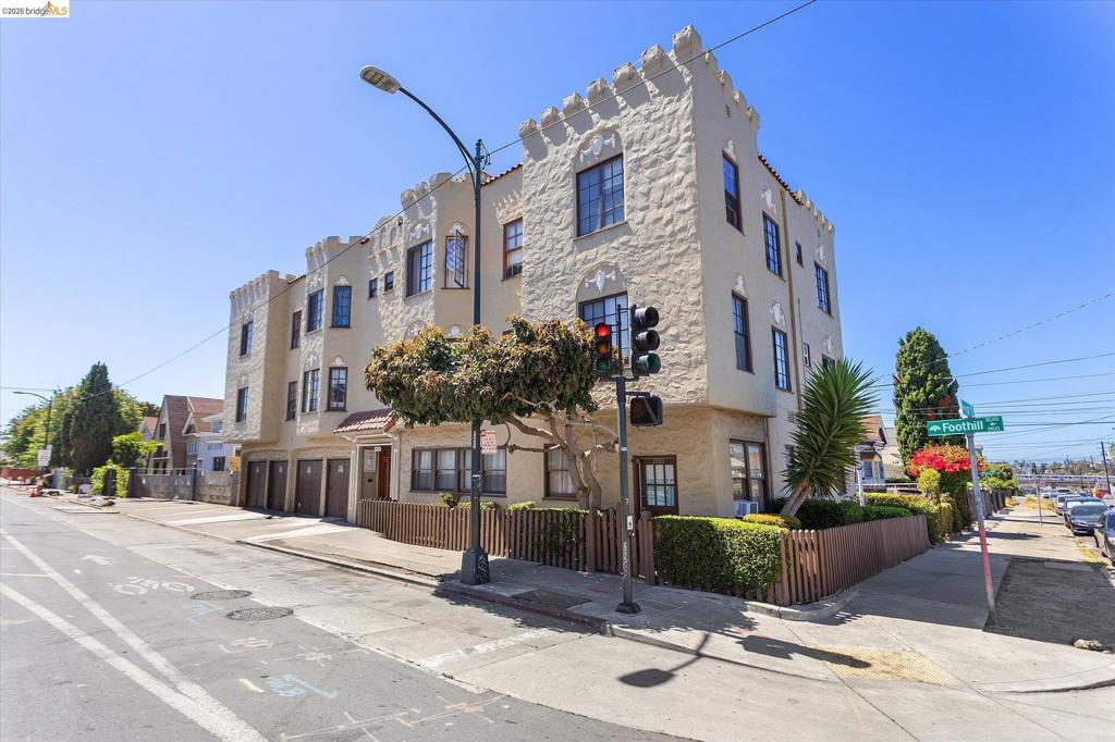 1905 Foothill Blvd Property Photo 4