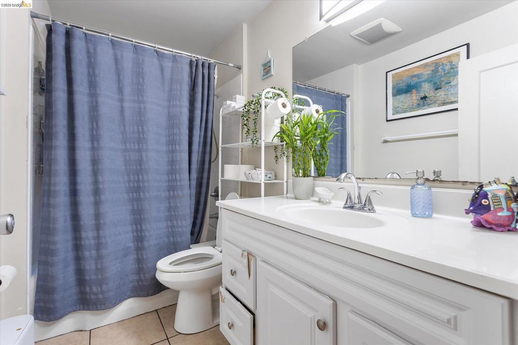 1905 Foothill Blvd Property Photo 8