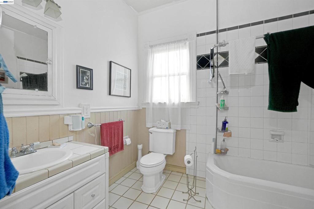 742 B St Property Photo 40